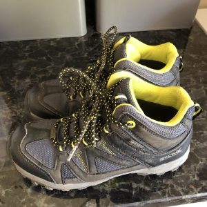 SP1162 - Regatta Walking Shoes - size 2