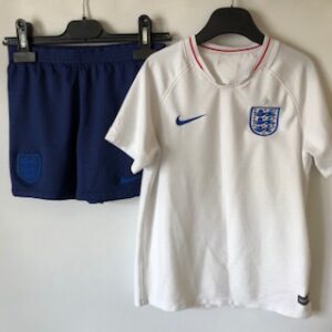 SP1601 - Nike football kit - age 6-7